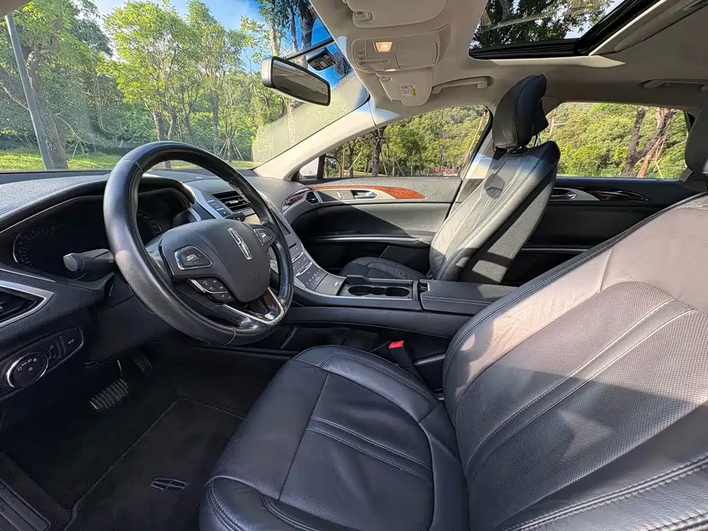 Lincoln MKZ — миниатюра 4