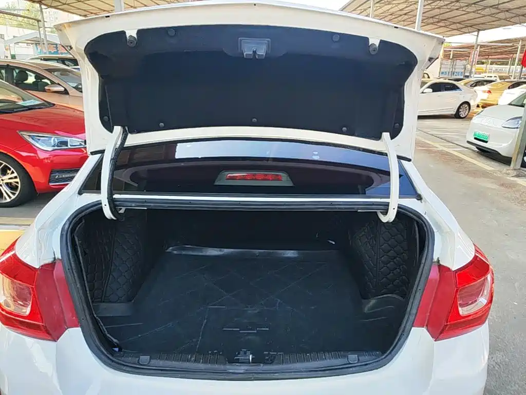 Chevrolet Cruze — миниатюра 19