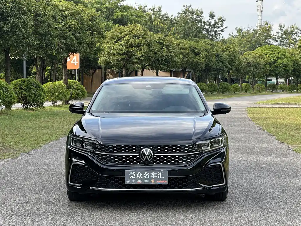 Volkswagen Passat 2023 330TSI Luxury