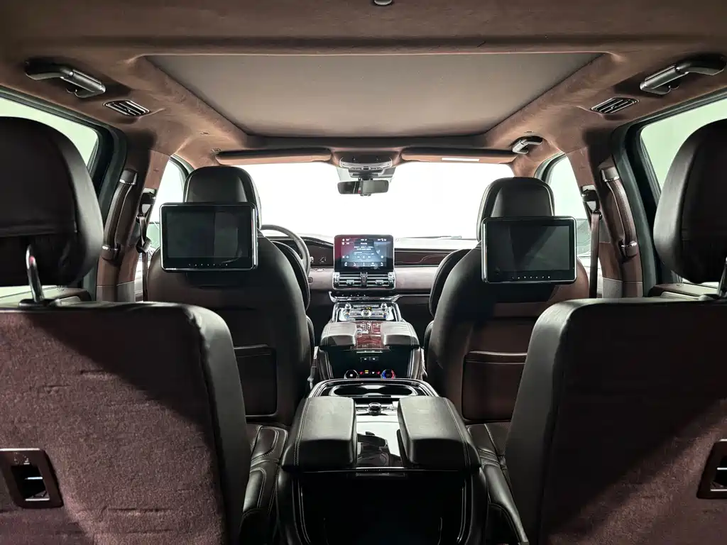 Lincoln Navigator — миниатюра 16