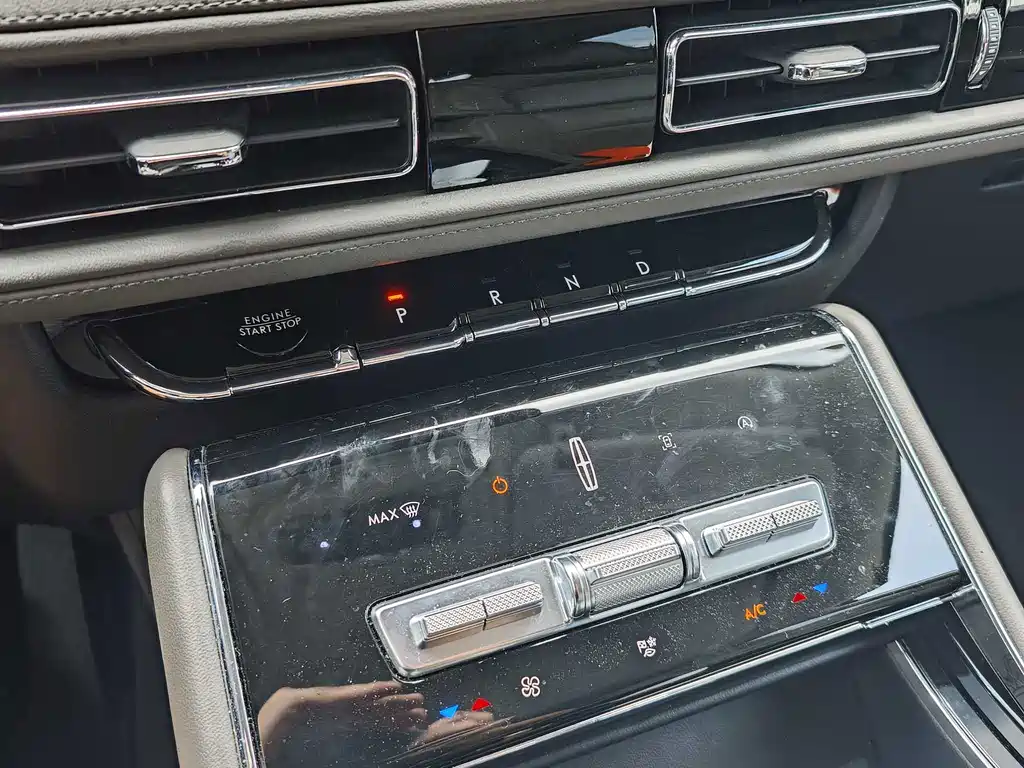 Lincoln Aviator — миниатюра 6