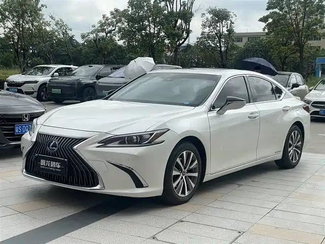 2020 Lexus ES