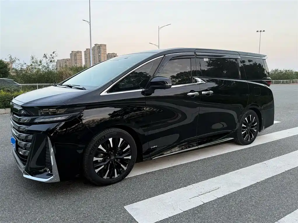 Toyota Vellfire 2023
