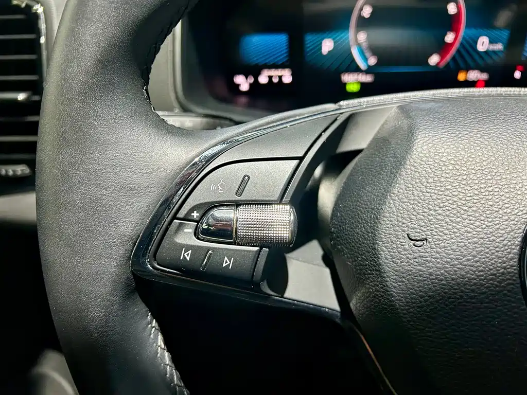 Skoda Karoq TSI280 Premium Edition, фото 12