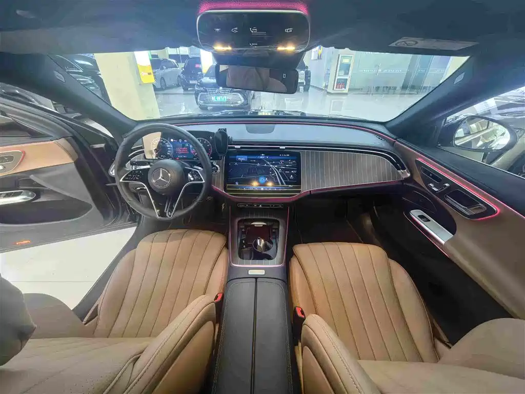 Mercedes-Benz E-Class — миниатюра 5