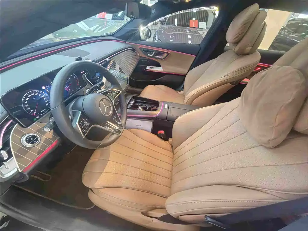 Mercedes-Benz E-Class — миниатюра 13