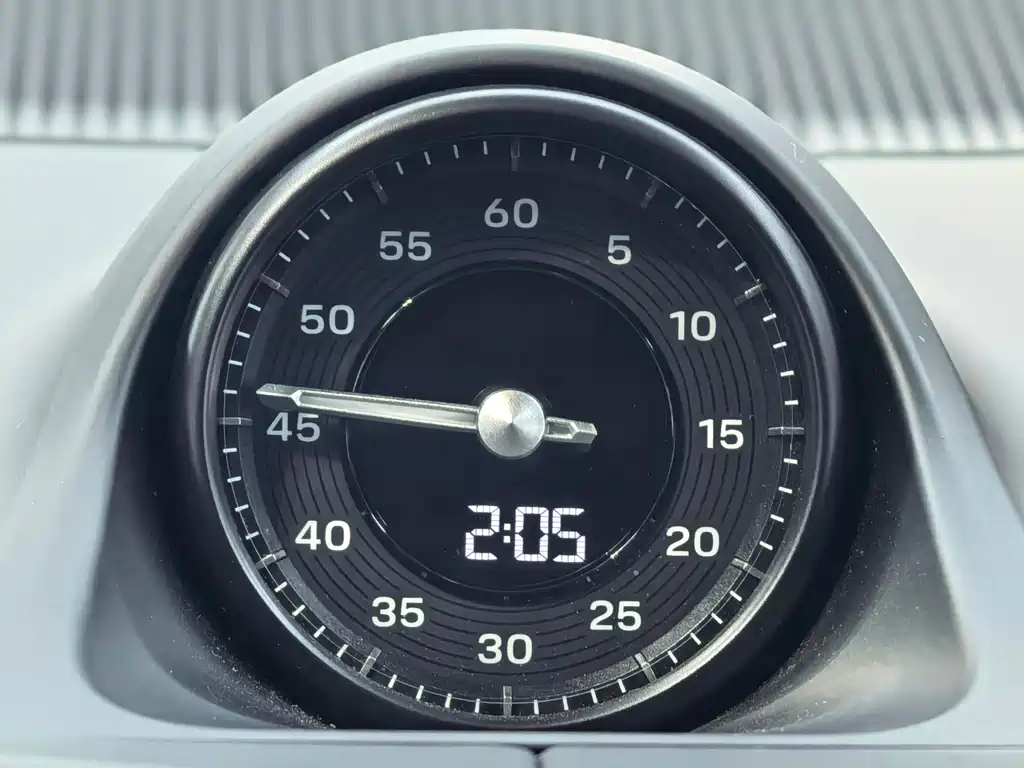 Porsche Cayenne — миниатюра 8