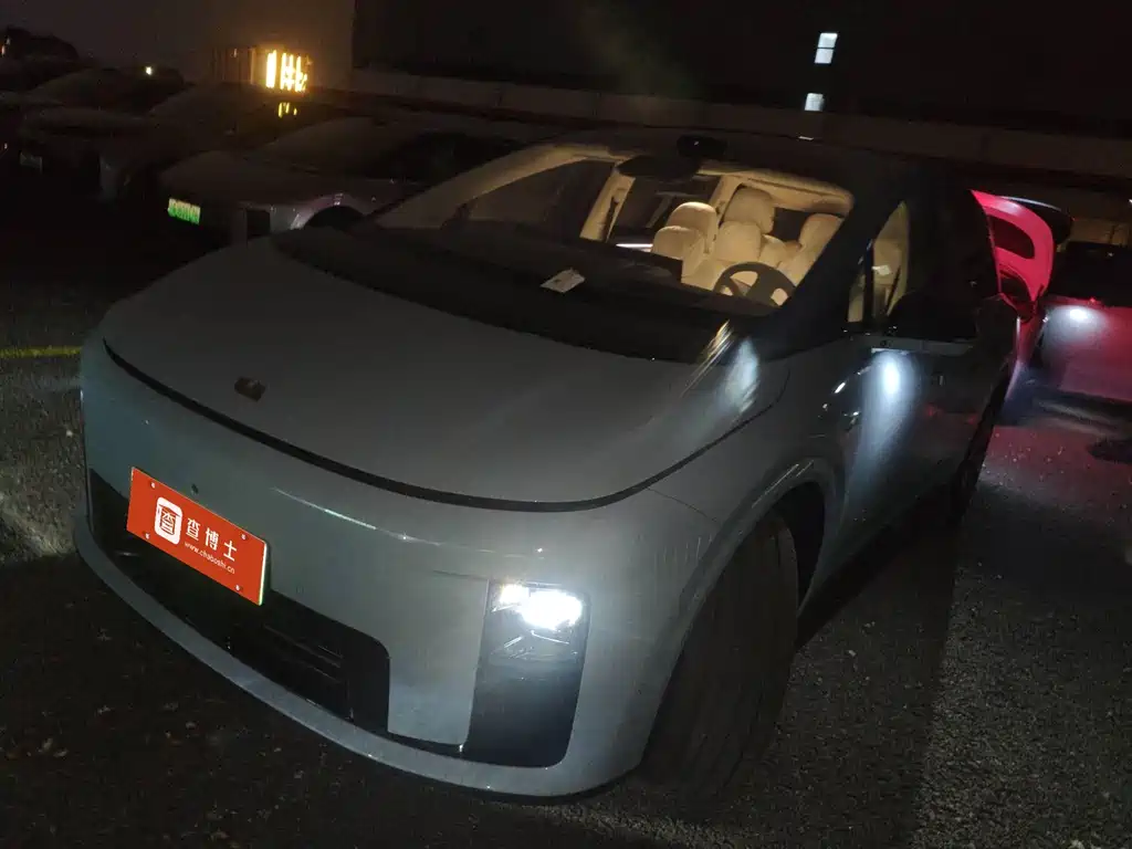 Li Auto 理想i8 2025