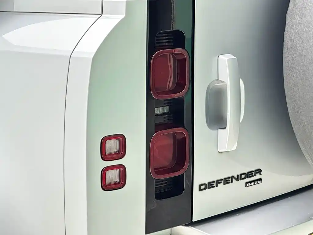 Land Rover Defender New Energy — миниатюра 30