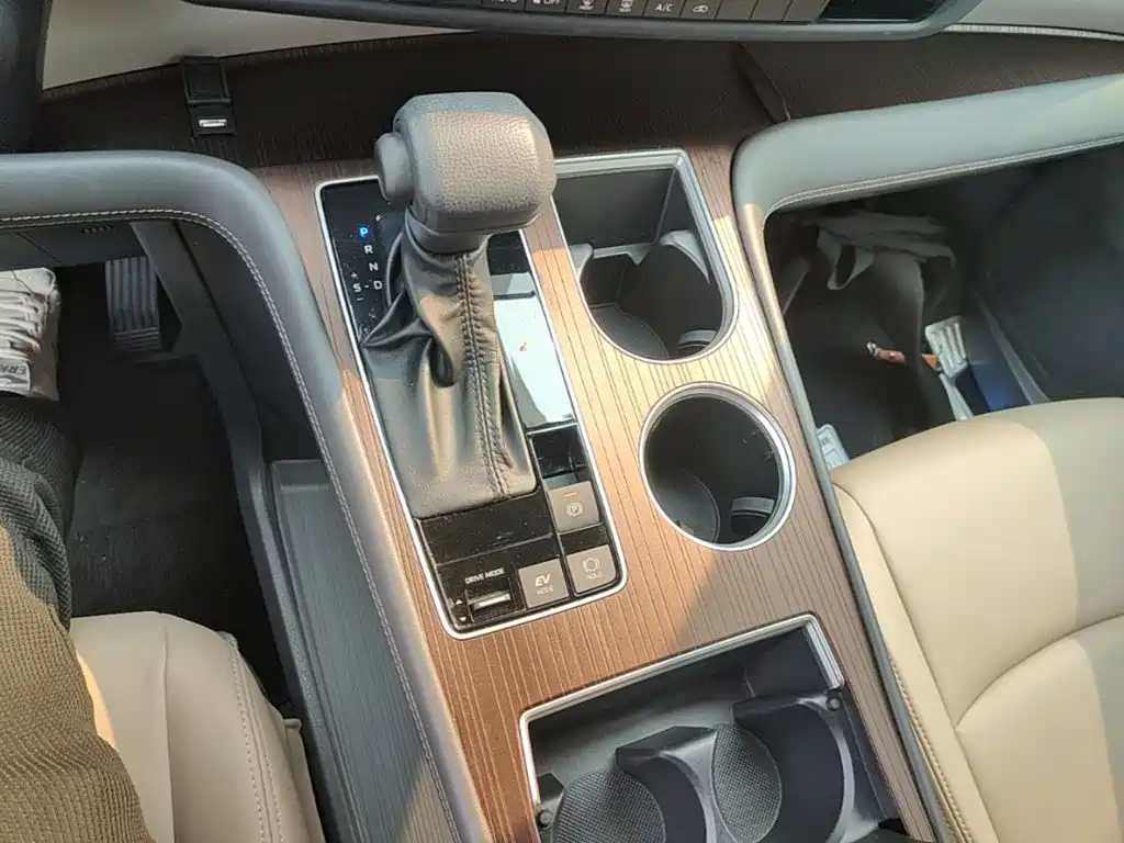 Toyota Sienna — миниатюра 14