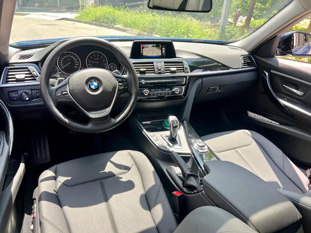 BMW 3 Series — миниатюра 8