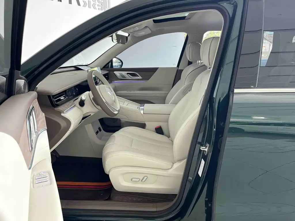 Wuling Xingguang L — миниатюра 8