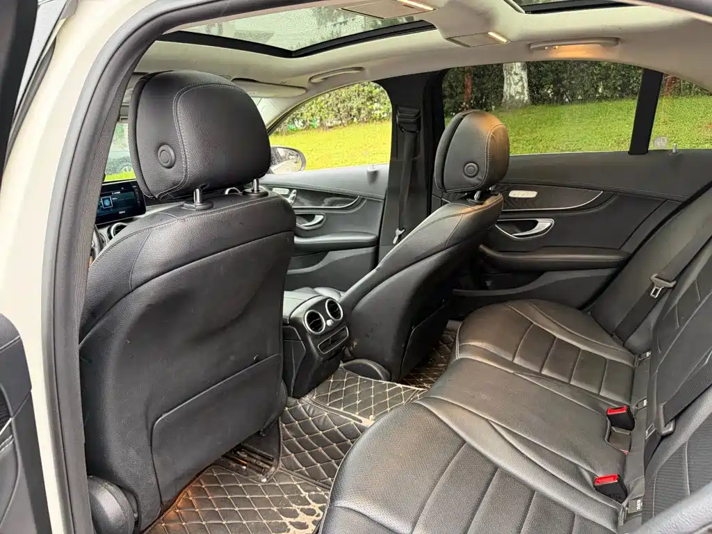 Mercedes-Benz C-Class — миниатюра 11