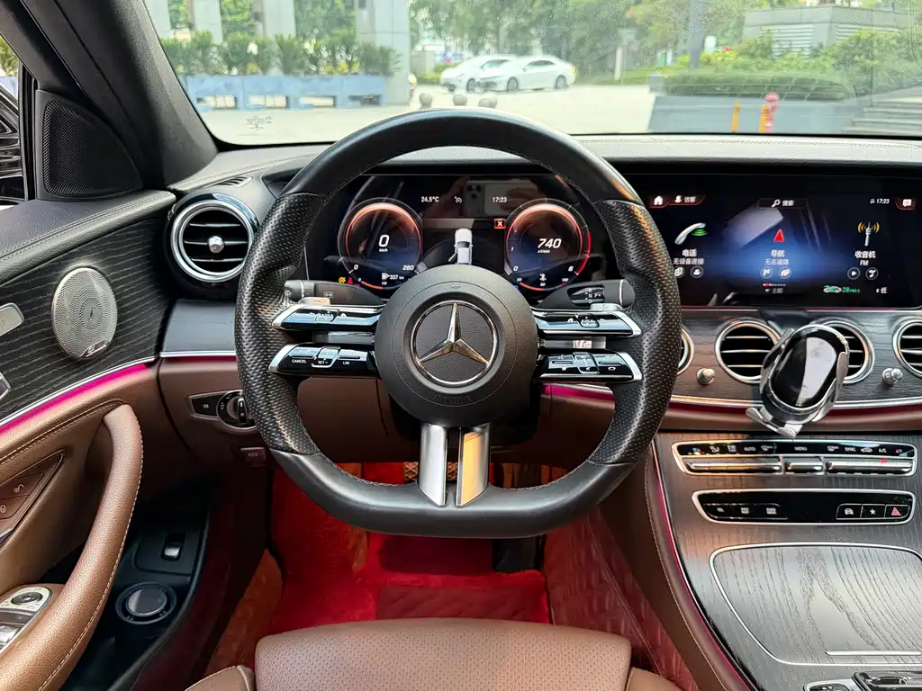 MERCEDES-BENZ E CLASS