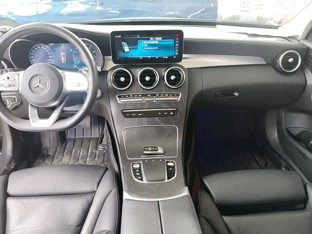 Mercedes-Benz C-Class — миниатюра 13