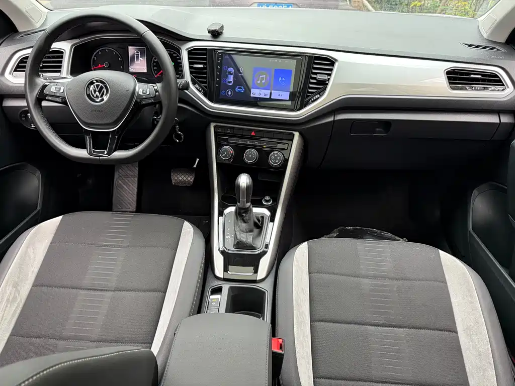 VOLKSWAGEN T ROC EXPLORING SONGS