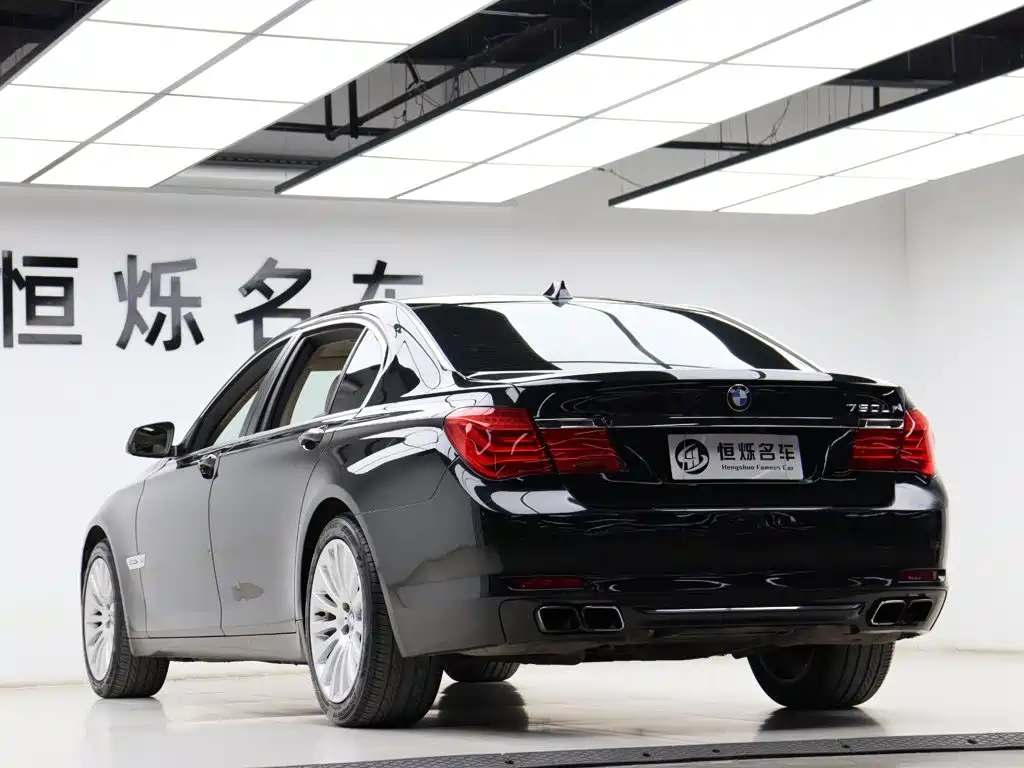 BMW 7 Series — миниатюра 30