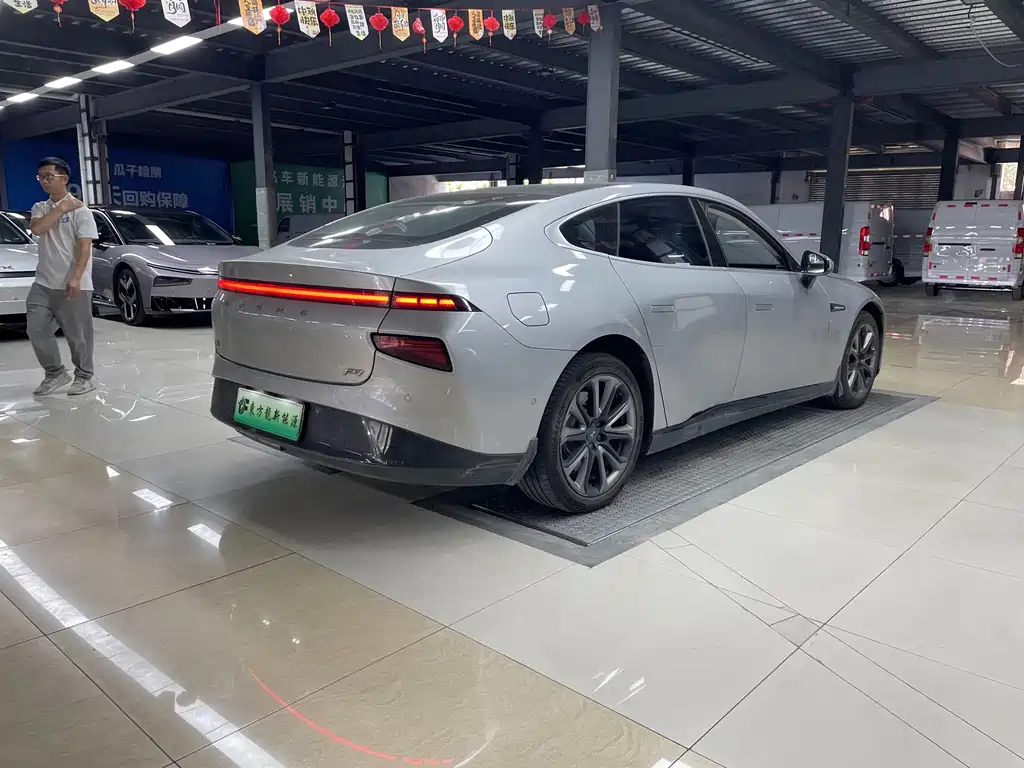 XPeng P7 — миниатюра 7