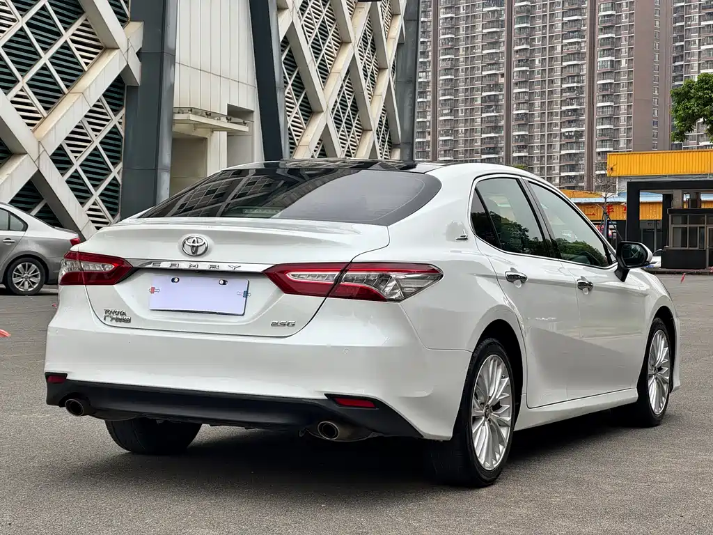 TOYOTA CAMRY