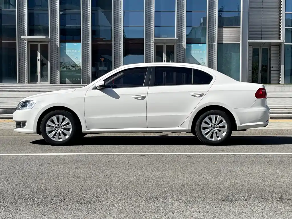 Volkswagen Lavida — миниатюра 2