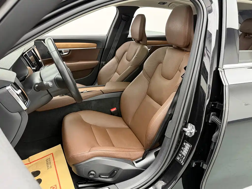 Volvo S90 — миниатюра 13
