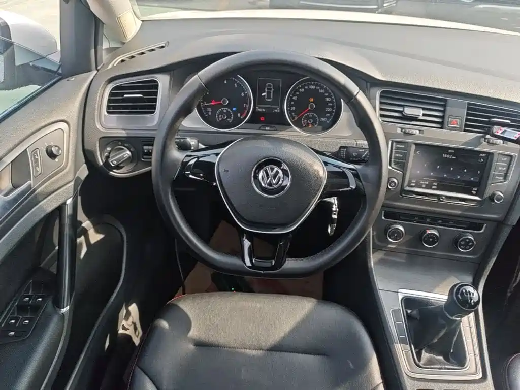 Volkswagen Golf — миниатюра 11