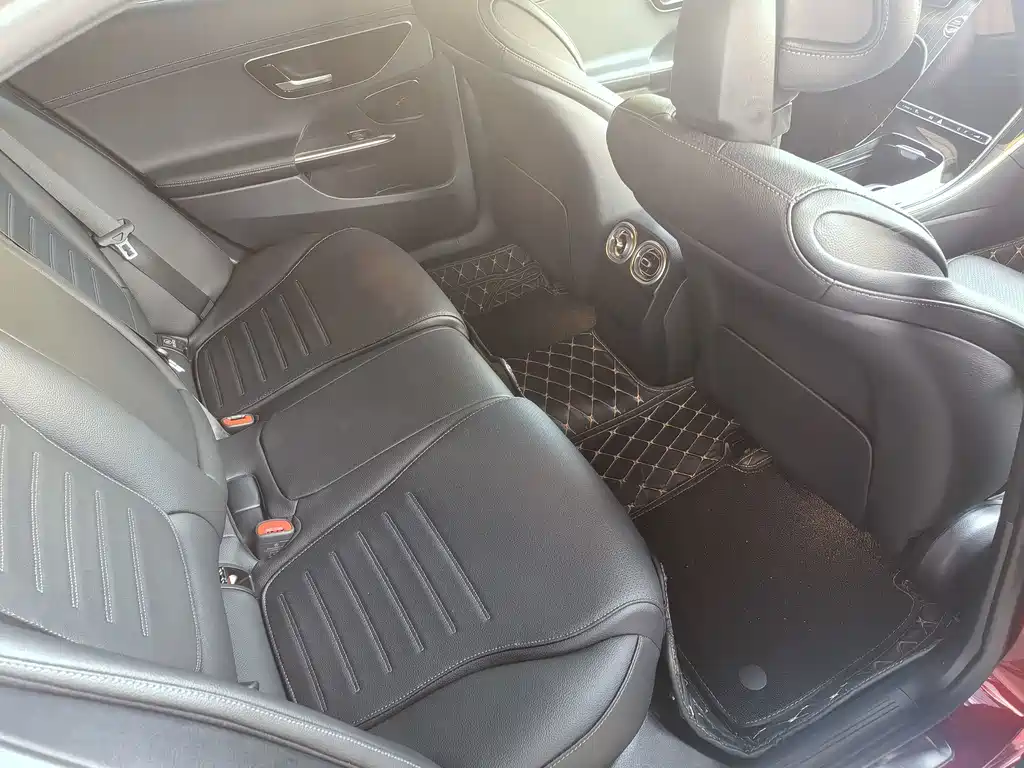 Mercedes-Benz C-Class — миниатюра 5