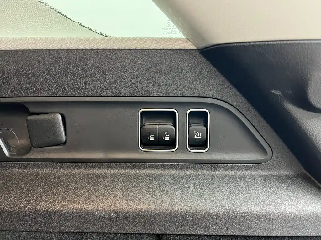 Mercedes-Benz GLE (Import) — миниатюра 36