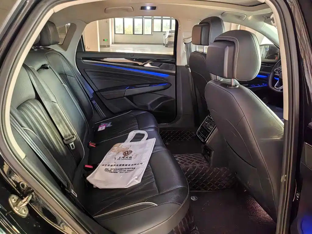 Volkswagen Passat — миниатюра 10
