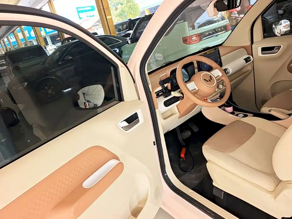 Wuling MINIEV — миниатюра 16
