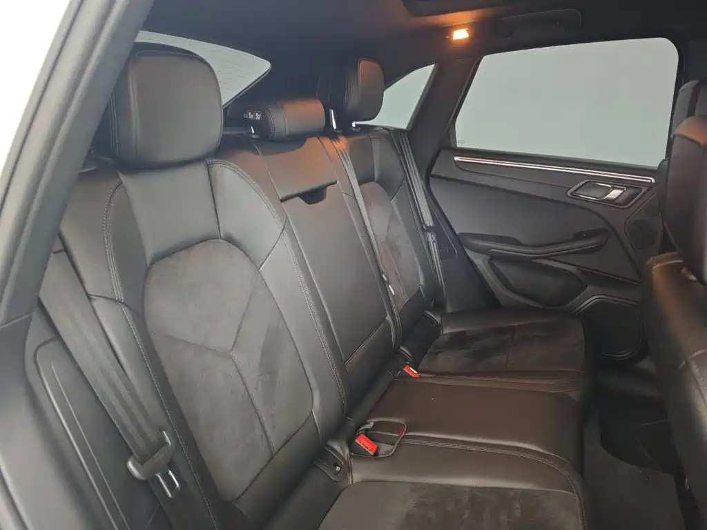 Porsche Macan — миниатюра 8