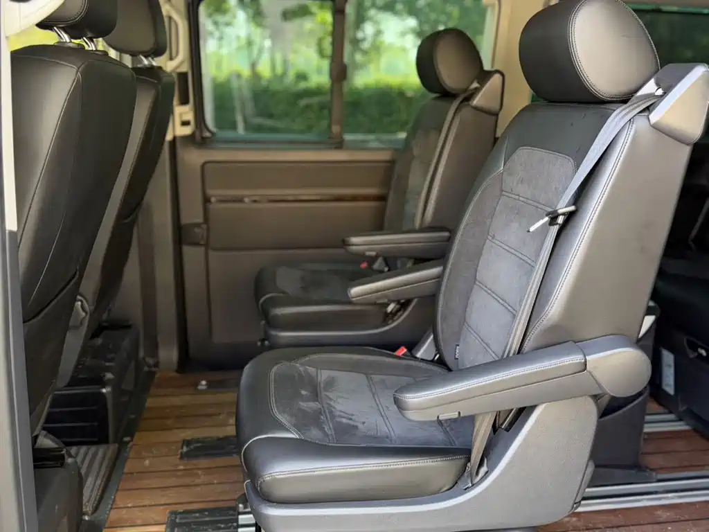 Volkswagen Multivan — миниатюра 5