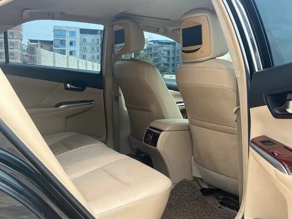 Toyota Camry — миниатюра 11
