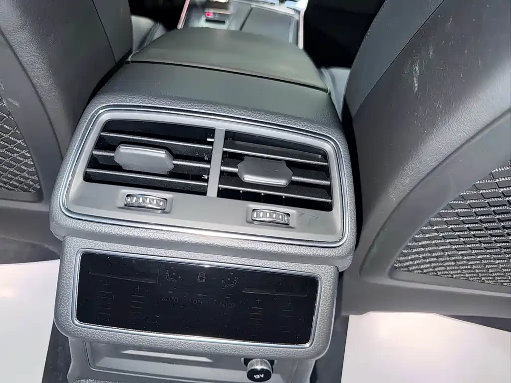 Audi A6L — миниатюра 10