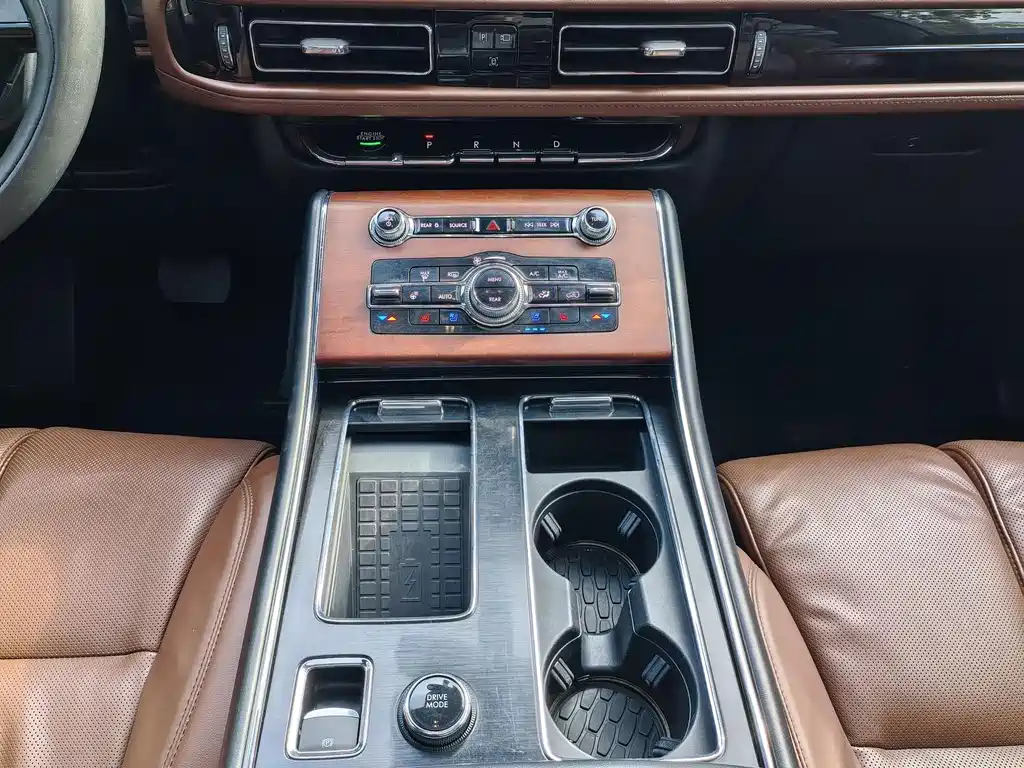 Lincoln Aviator — миниатюра 4