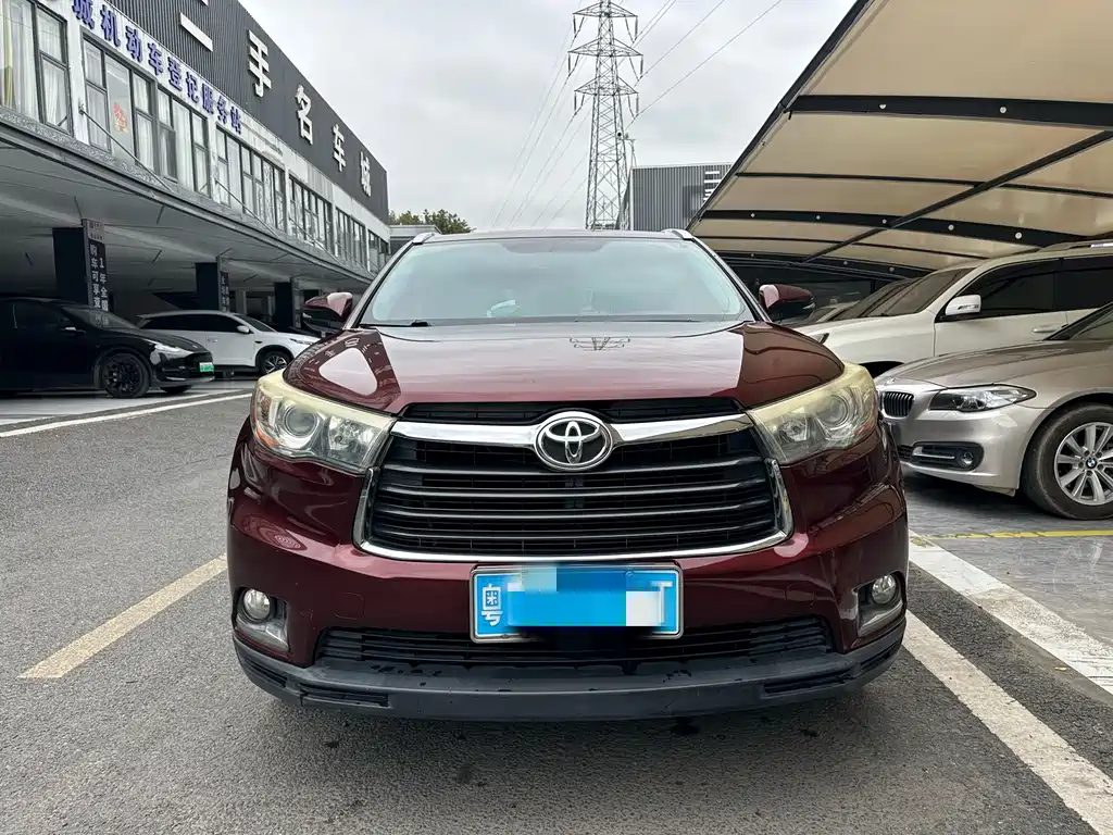TOYOTA HIGHLANDER