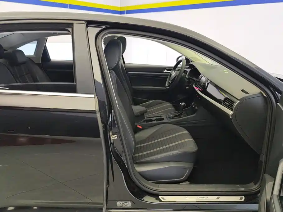 Volkswagen Lavida — миниатюра 8
