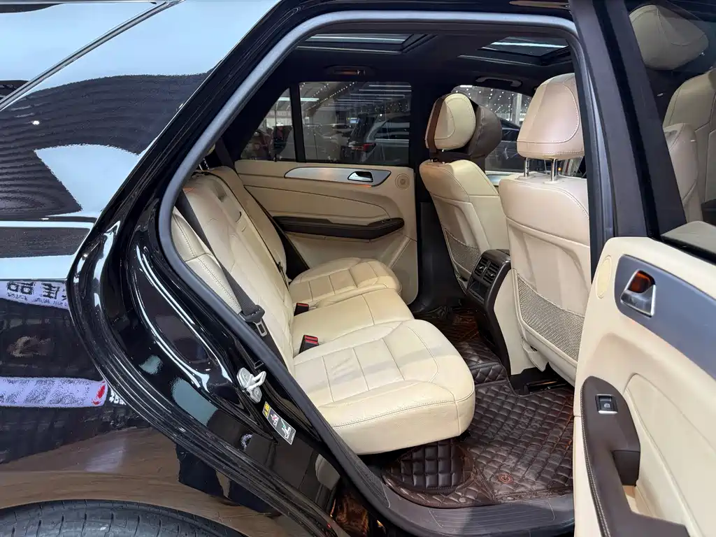Mercedes-Benz GLE (Import) — миниатюра 22