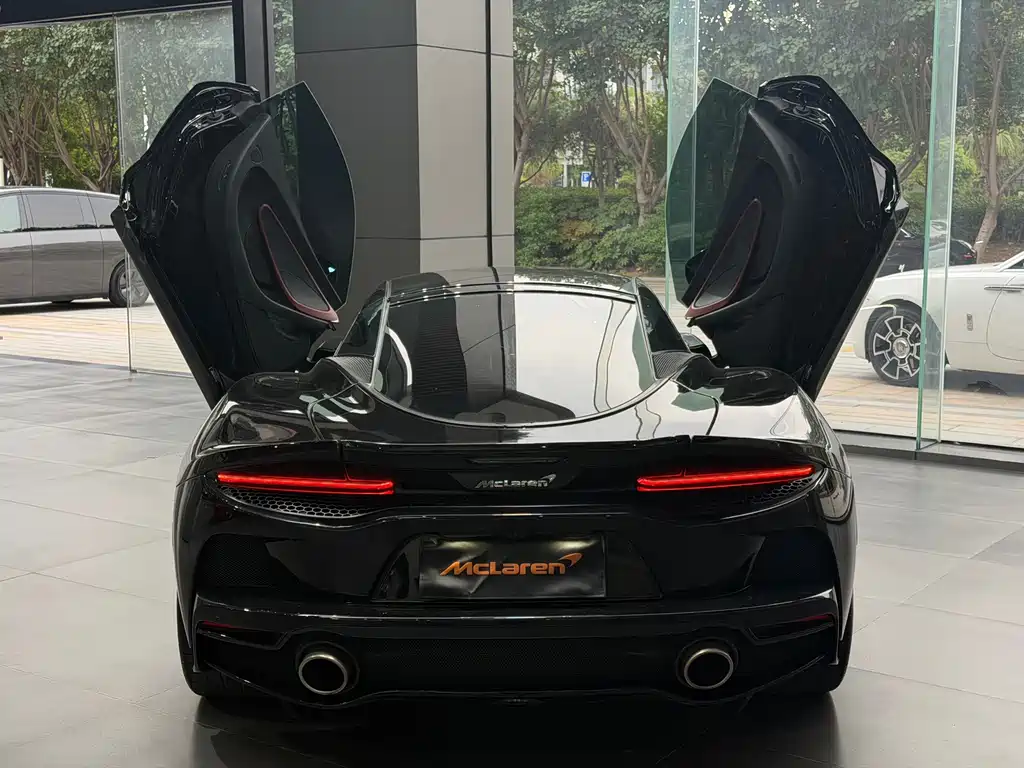 McLaren GT — миниатюра 3