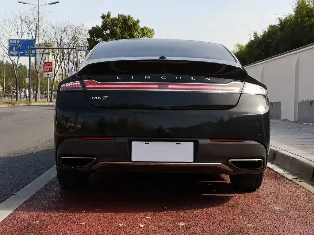 Lincoln MKZ — миниатюра 8