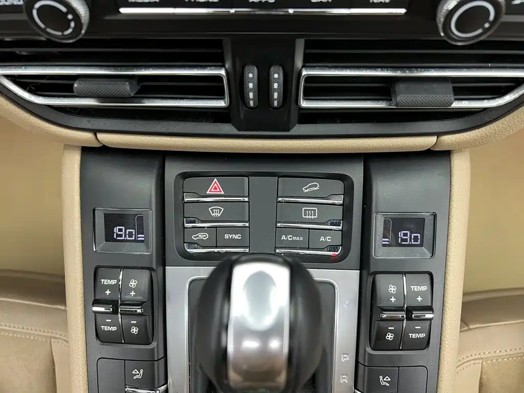 Porsche Macan — миниатюра 22