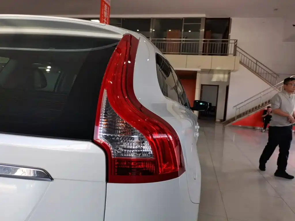 Volvo XC60 — миниатюра 8