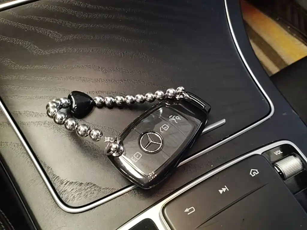 Mercedes-Benz C-Class — миниатюра 13