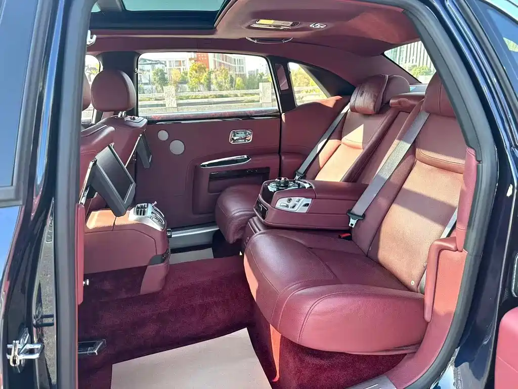 Rolls-Royce Ghost — миниатюра 6