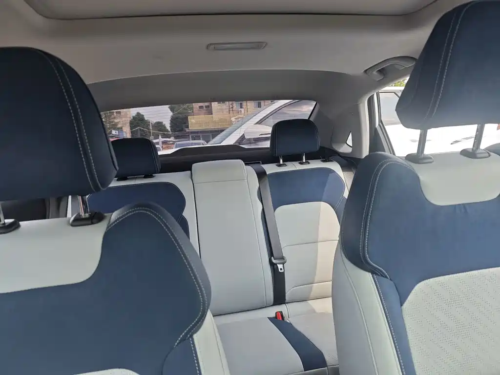 Geely Emgrand — миниатюра 12