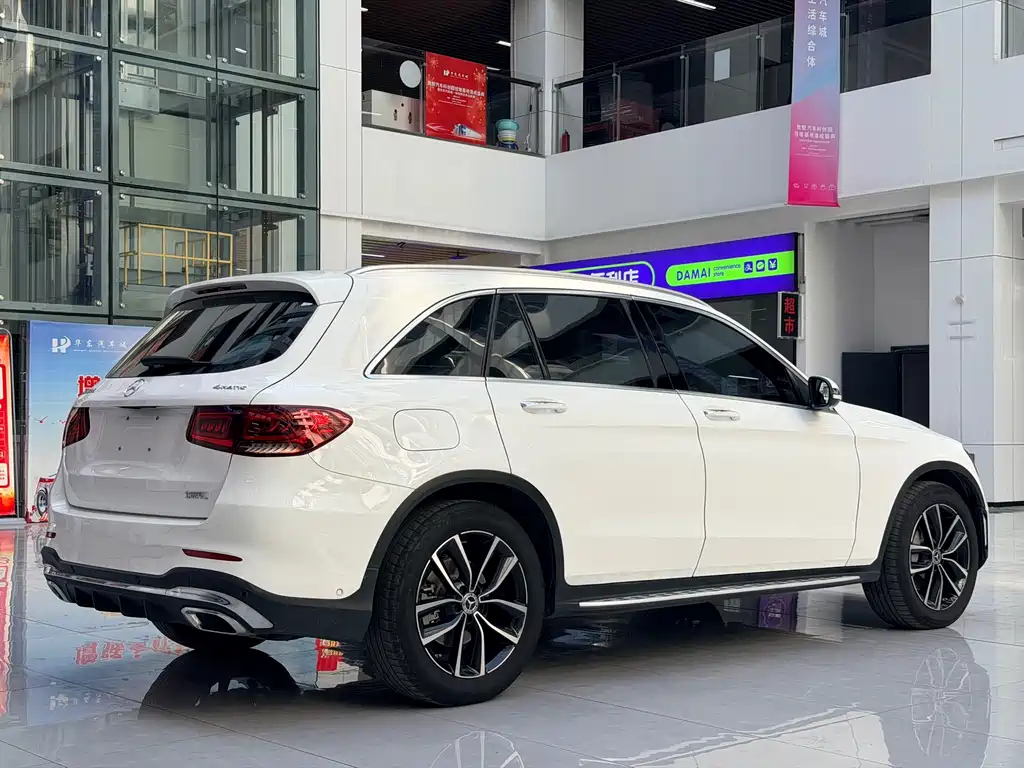 MERCEDES-BENZ GLC