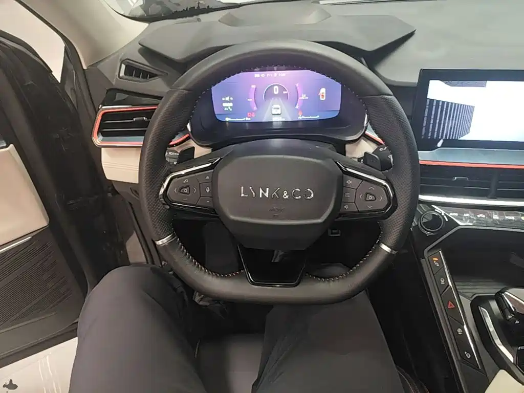 Lynk & Co 06 — миниатюра 11