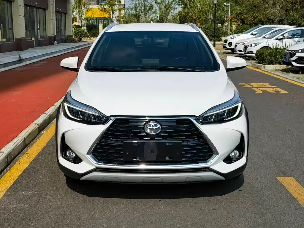 Toyota Yaris L — миниатюра 2