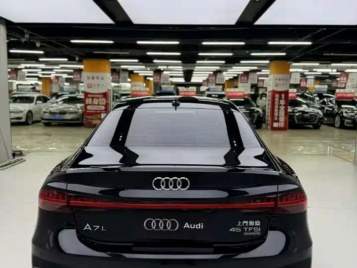 Audi A7L 2024 45 TFSI quattro