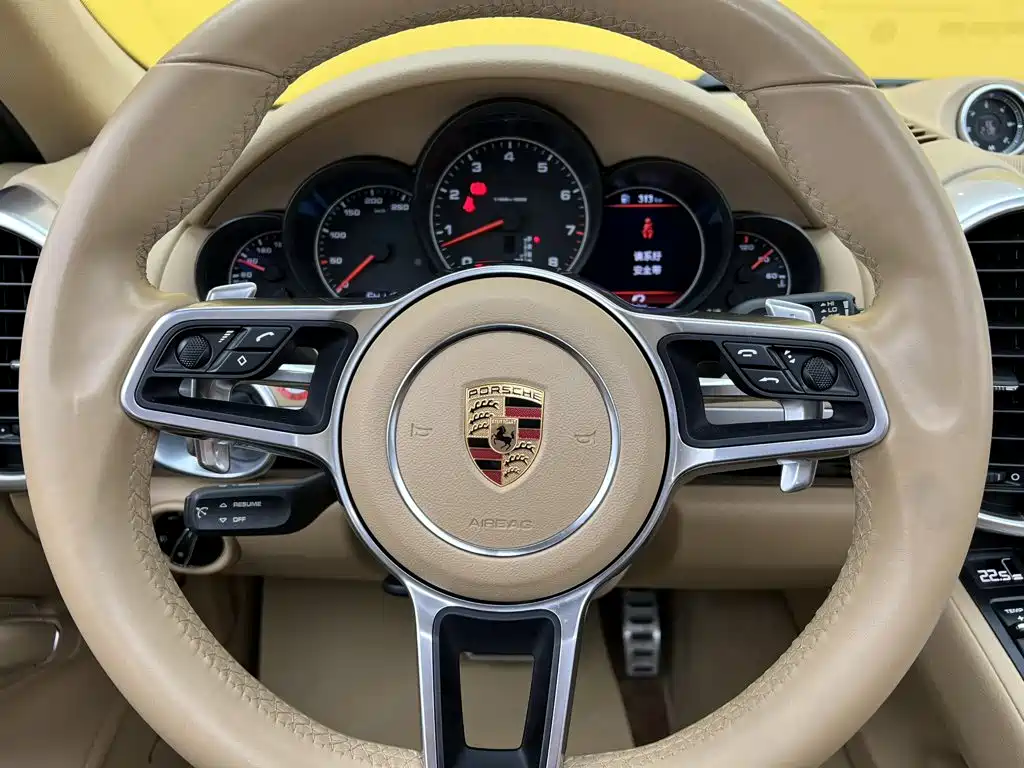 Porsche Cayenne — миниатюра 16